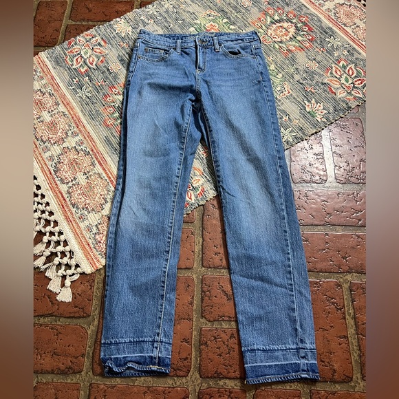 Universal Thread mid rise boyfriend denim jeans - Picture 2 of 10